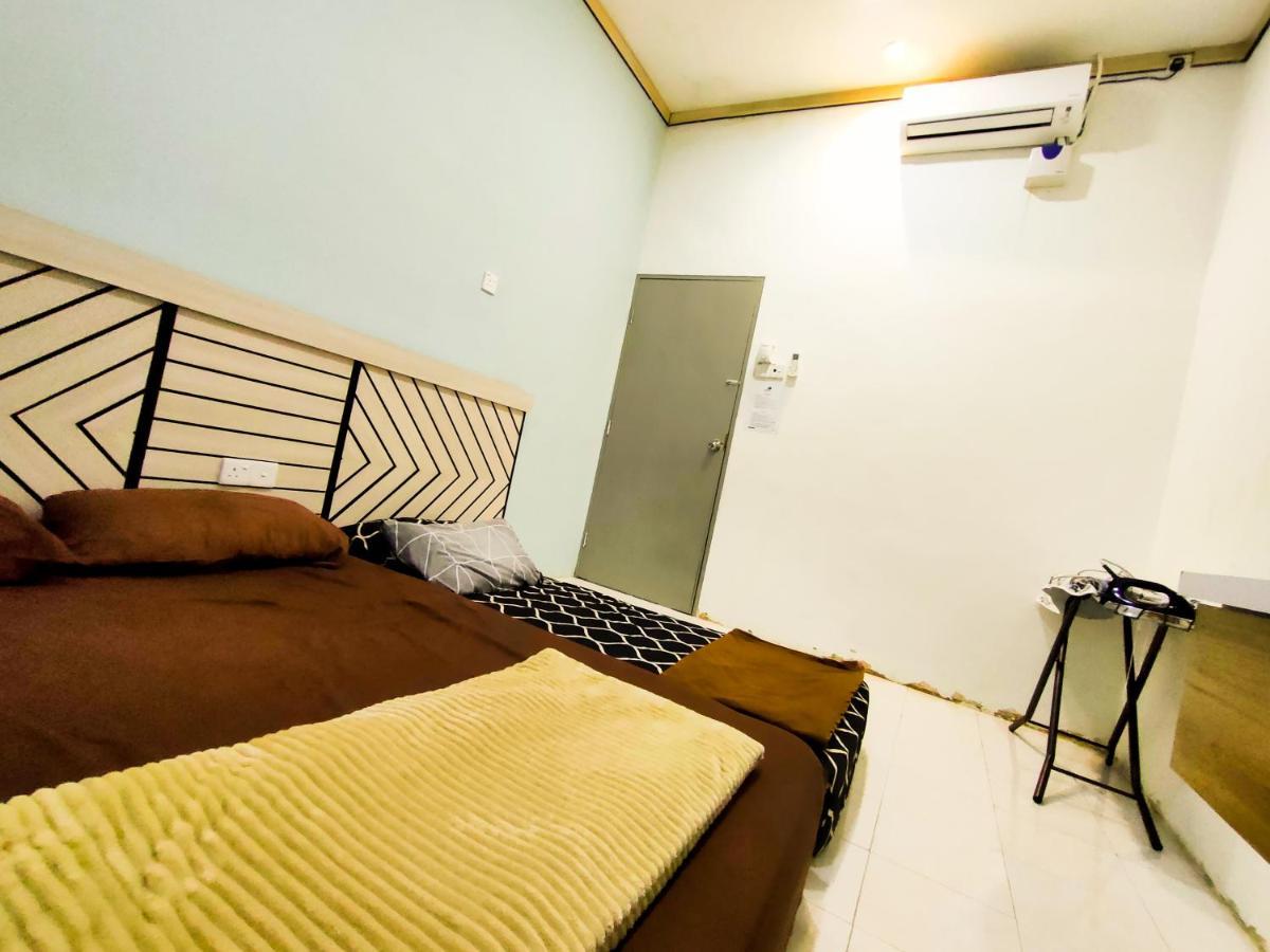 NikQi's Homestay Temerloh Buitenkant foto